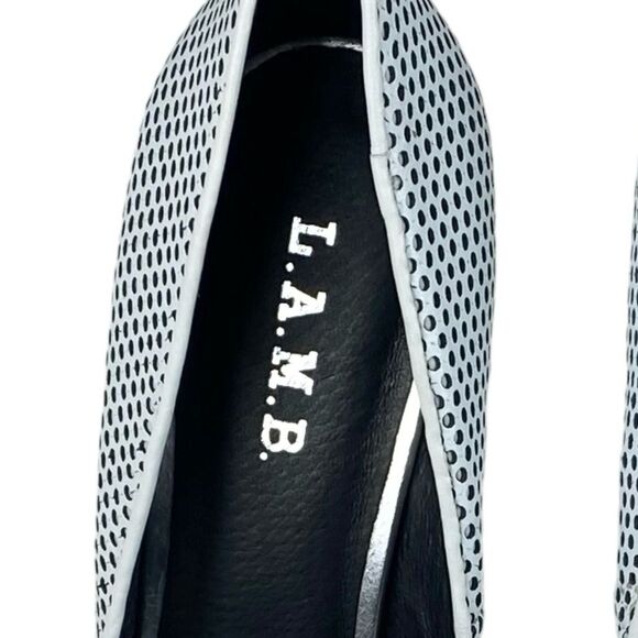 L.A.M.B. Perforated Leather Pointed Toe Stiletto Pumps Shoe Y2K Sz 9 Light Gray - Picture 11 of 13